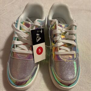 Art Class Size 5 Youth NWT Iridescent Sneakers